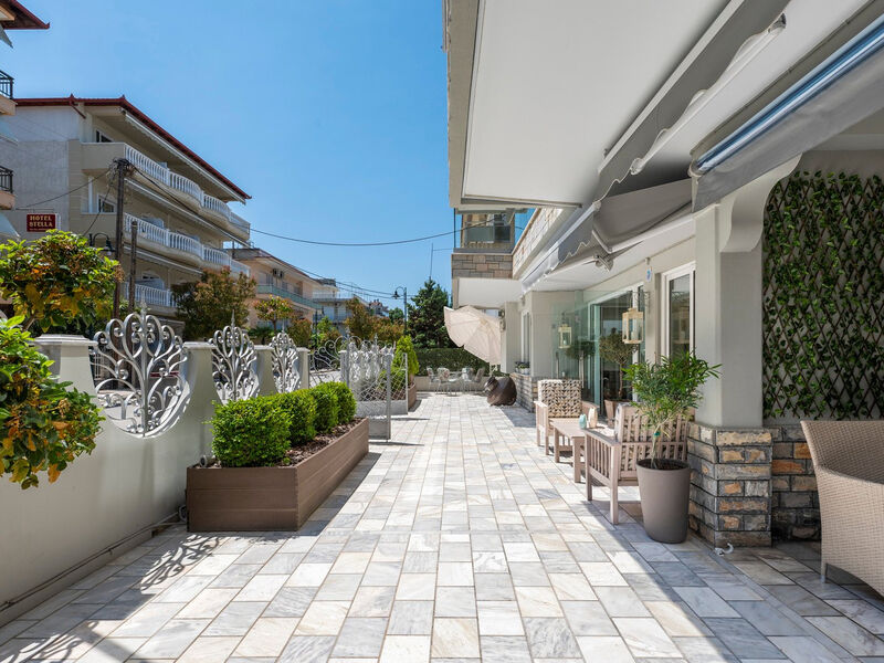 Ouzas Luxury