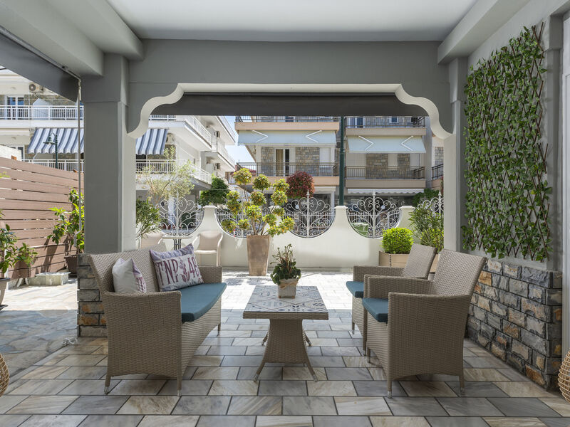 Ouzas Luxury