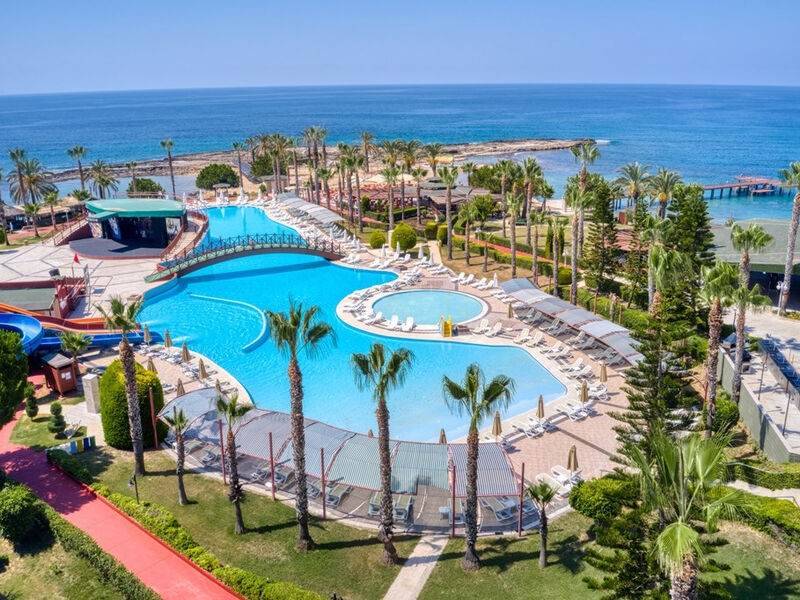 Oz Hotels Incekum Beach Resort