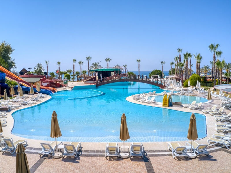 Oz Hotels Incekum Beach Resort