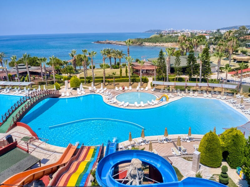 Oz Hotels Incekum Beach Resort