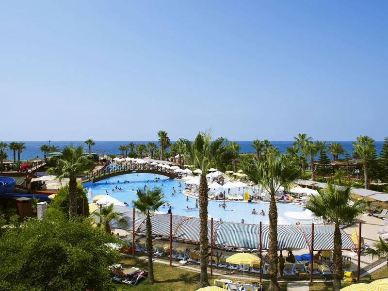 Oz Hotels Incekum Beach Resort