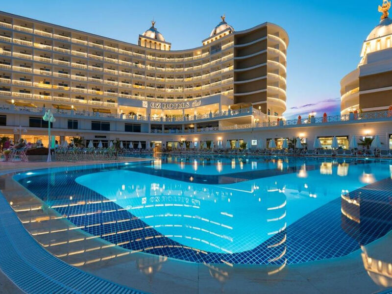 Oz Sui Resort