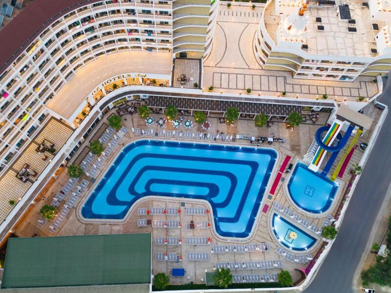 Oz Sui Resort
