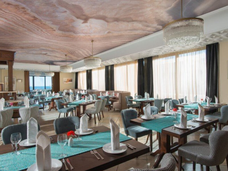 Sunny Day Resort - Palace