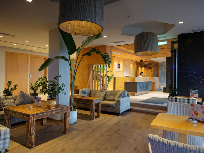 Palmera Beach