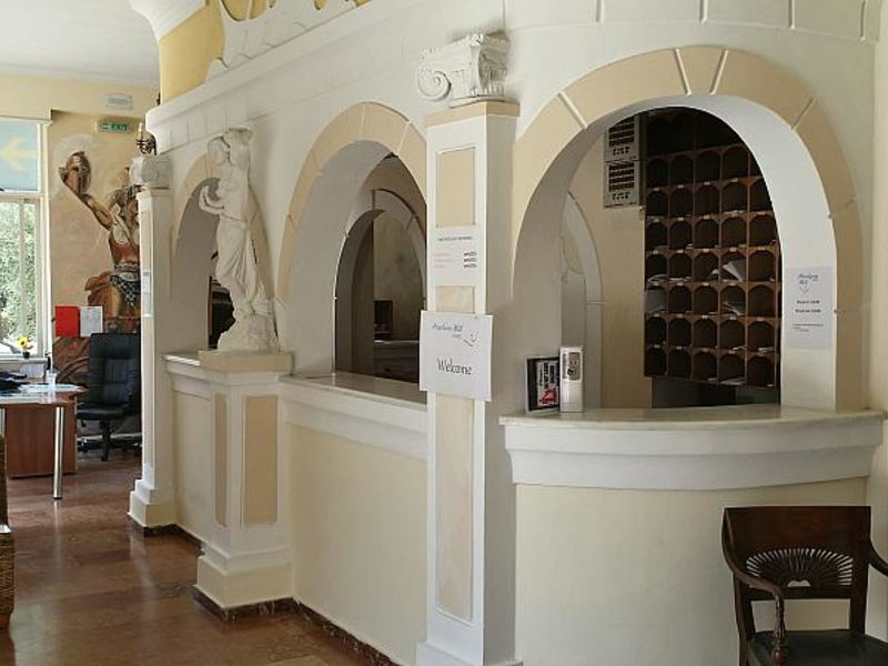 Pantheon Hall 10