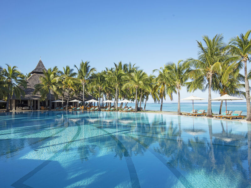 Paradis Beachcomber Golf Resort & Spa