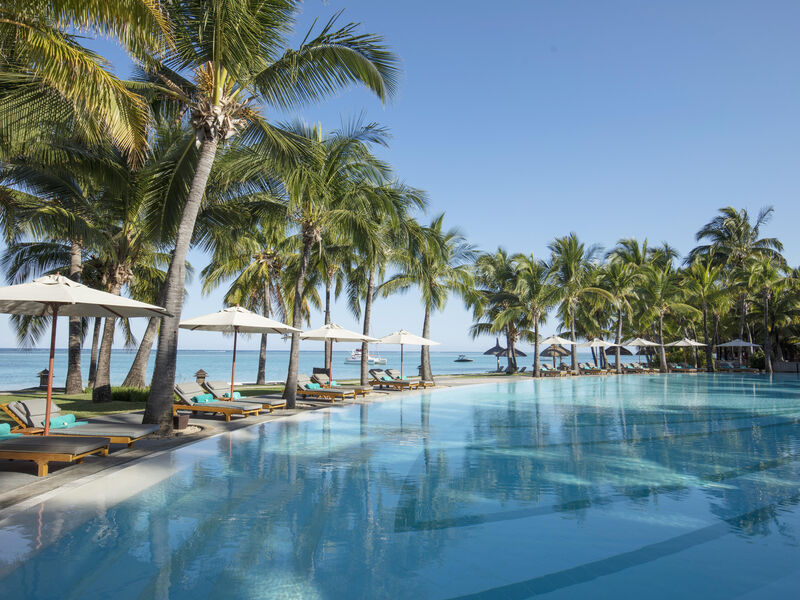 Paradis Beachcomber Golf Resort & Spa