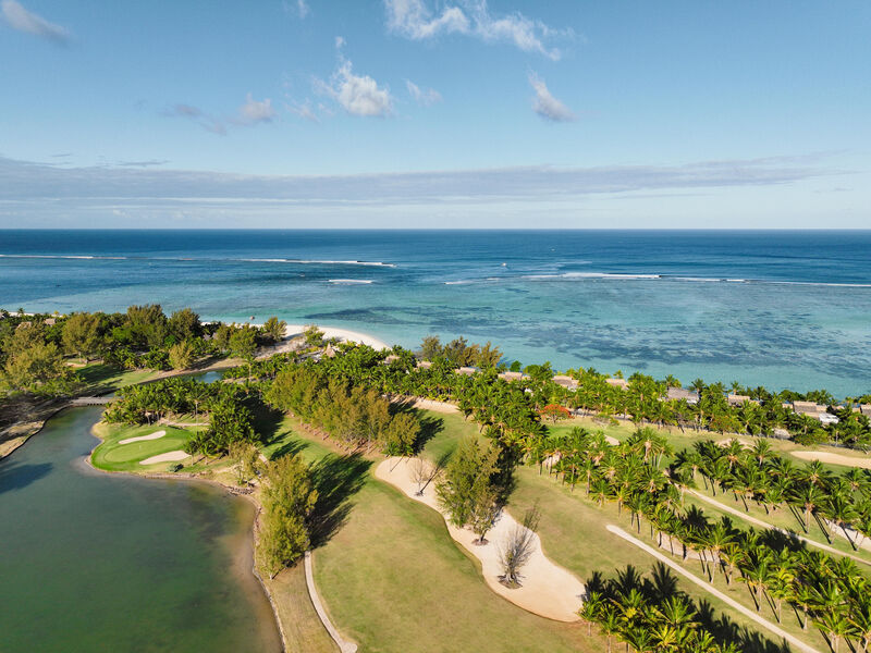 Paradis Beachcomber Golf Resort & Spa