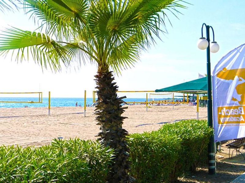 Paradise Side Beach (Family Room B2)