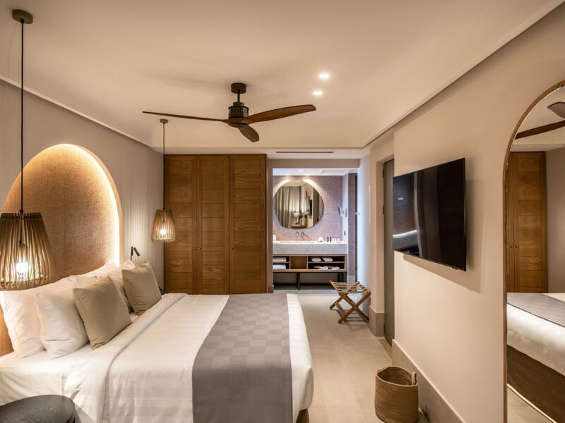 Paralos Venus Suites