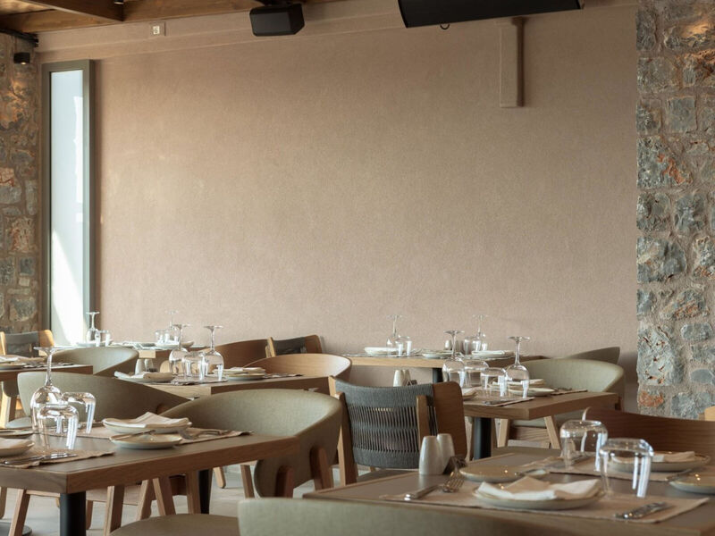 Paralos Venus Suites