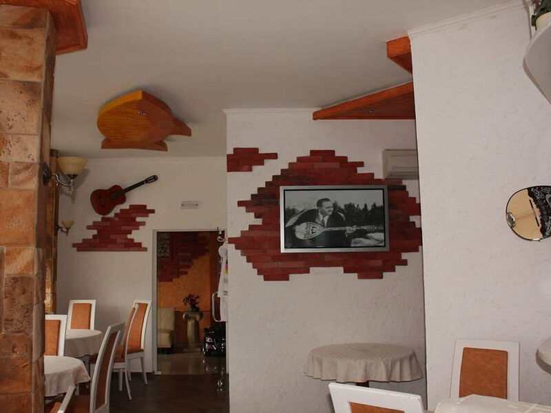 Paros