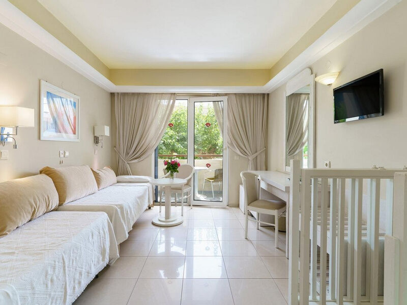 Pearl Beach Crete