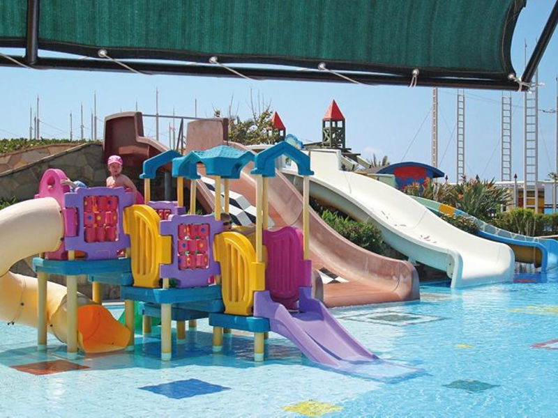 Suntopia Pegasos World - Rodinný Pokoj