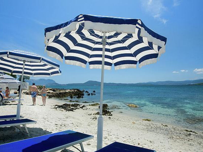 Pelican Beach Resort