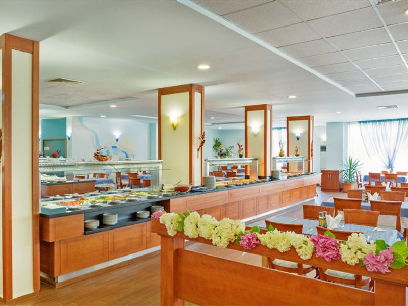 Perla Beach Resort