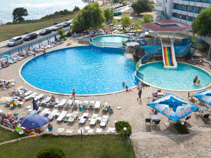 Perla Beach Resort