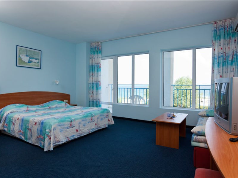 Perla Beach Resort