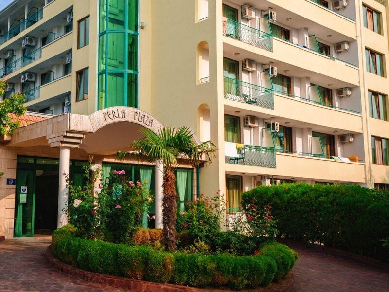 Perla Plaza