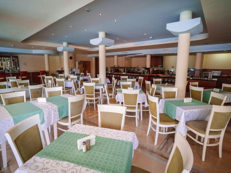 Perla Plaza
