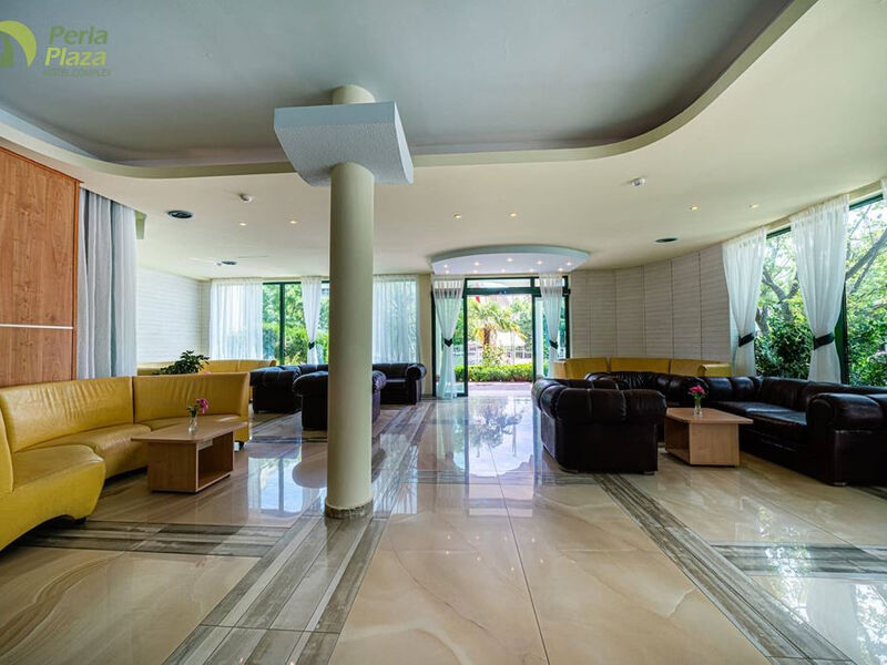 Perla Plaza
