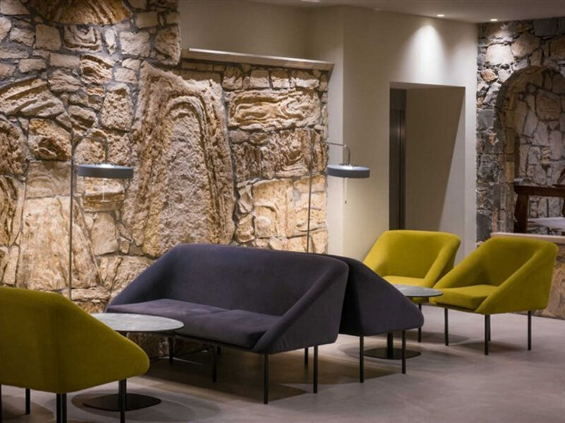 Petousis Hotel & Suites
