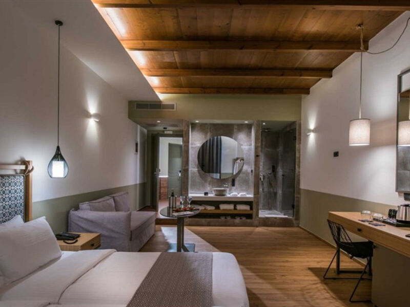 Petousis Hotel & Suites