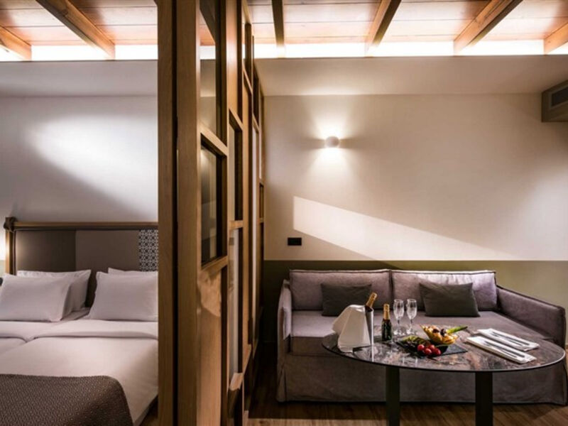 Petousis Hotel & Suites