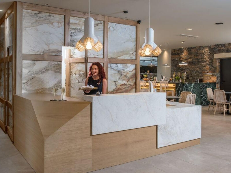 Petousis Hotel & Suites