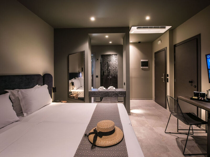 Petousis Hotel & Suites