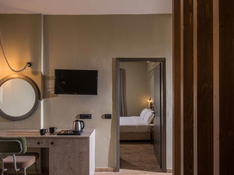 Petousis Hotel & Suites