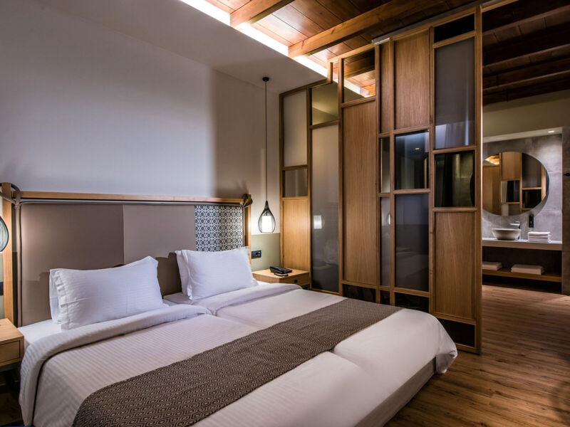 Petousis Hotel & Suites