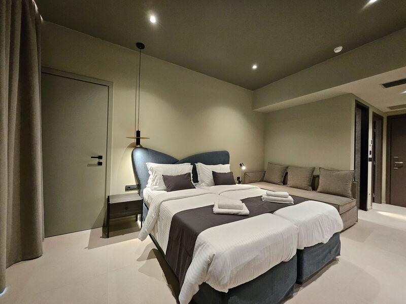 Petousis Hotel & Suites