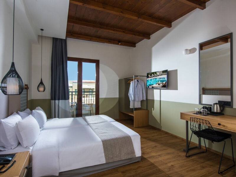 Petousis Hotel & Suites