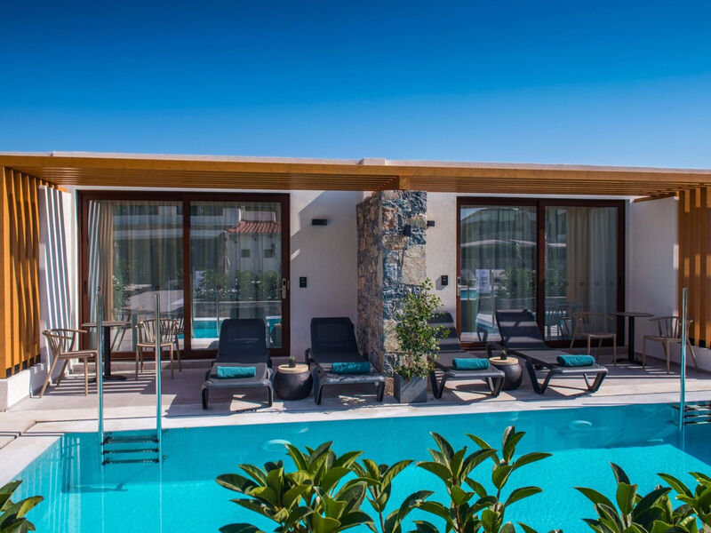 Petousis Hotel & Suites