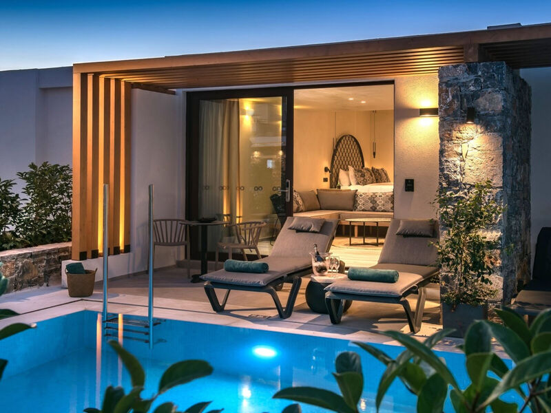 Petousis Hotel & Suites