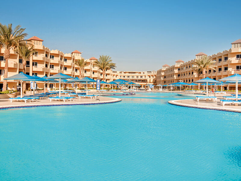 Pickalbatros Beach Club Resort
