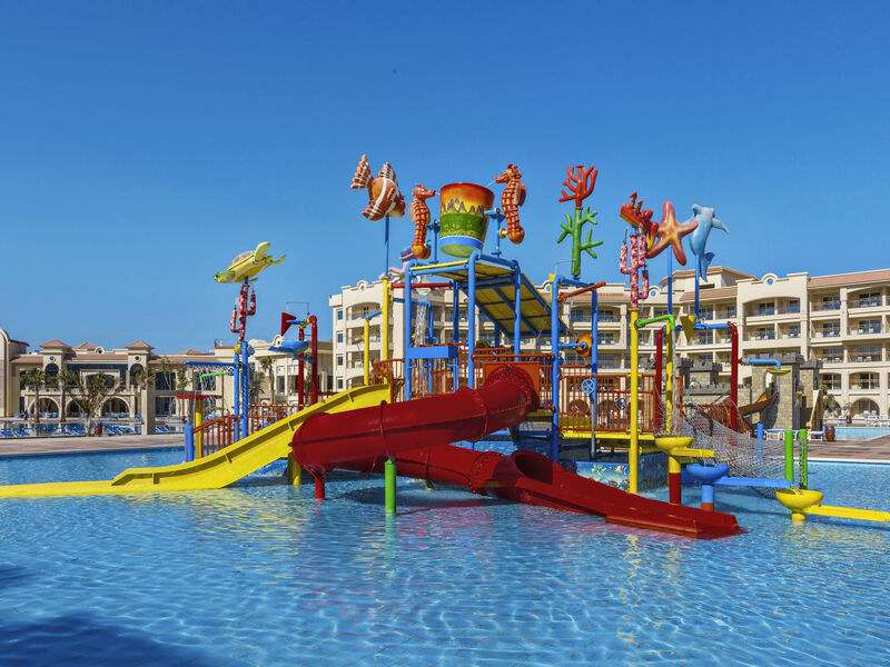 Pickalbatros White Beach Resort