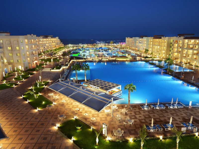 Pickalbatros White Beach Resort