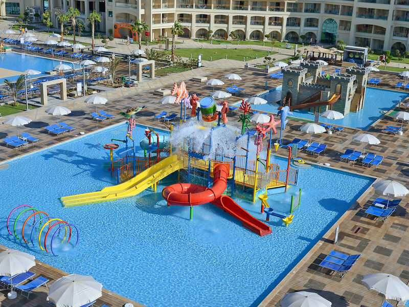 Pickalbatros White Beach Resort