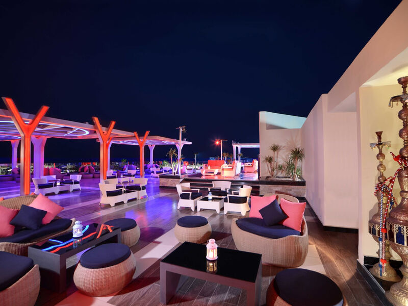 Pickalbatros White Beach Resort
