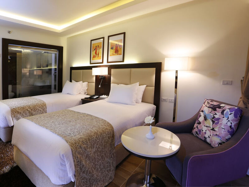 Pickalbatros White Beach Resort