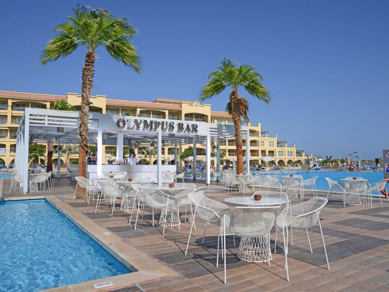 Pickalbatros White Beach Resort