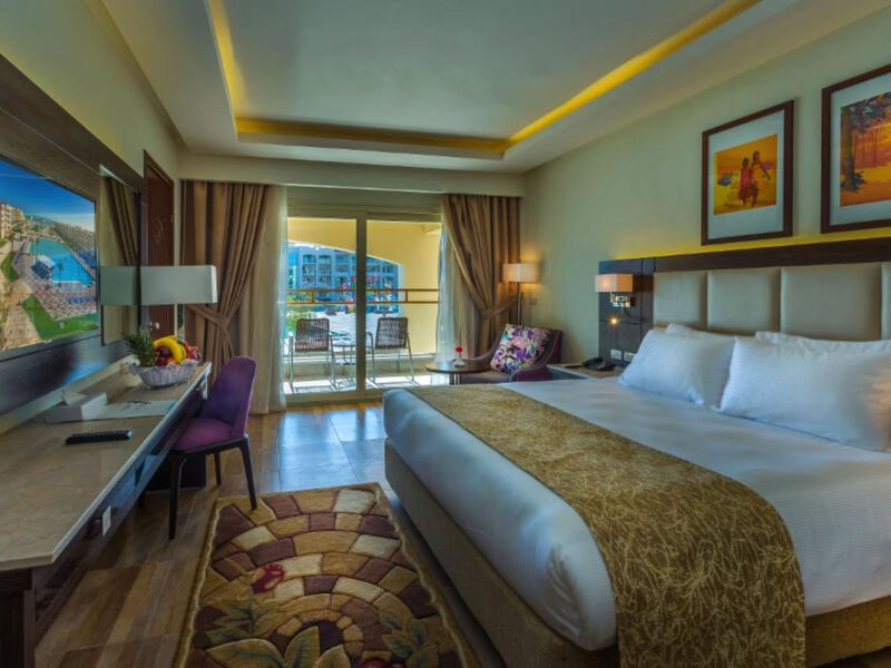 Pickalbatros White Beach Resort