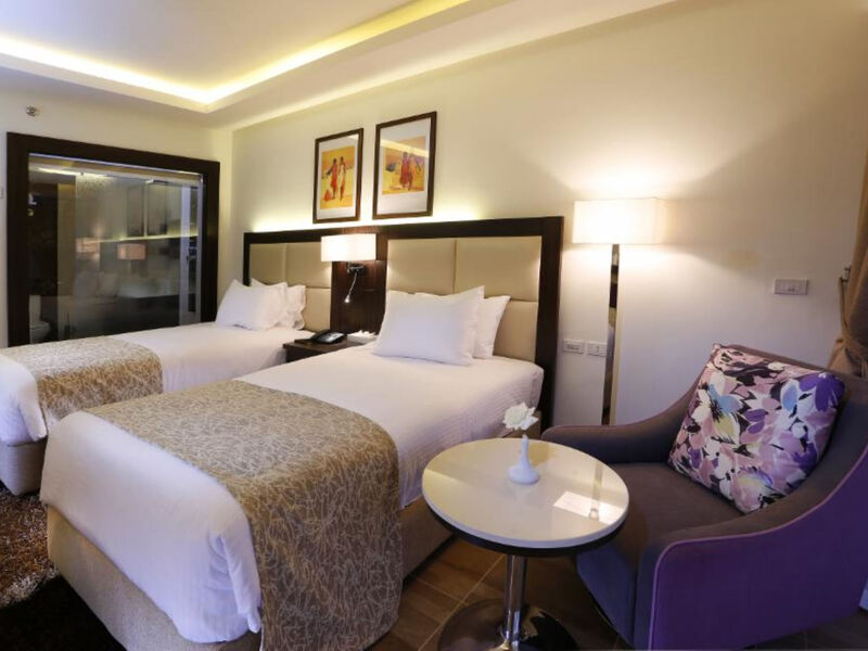 Pickalbatros White Beach Resort