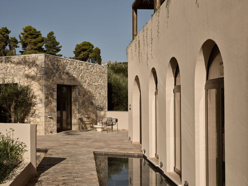 Pierros Verde Private Suites