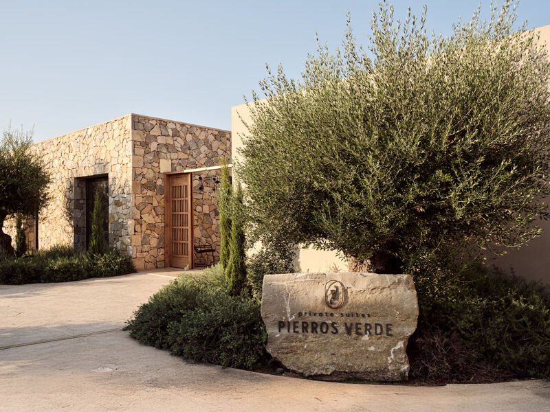 Pierros Verde Private Suites