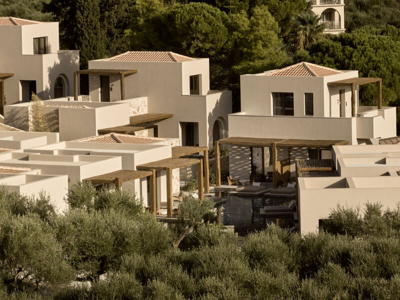 Pierros Verde Private Suites